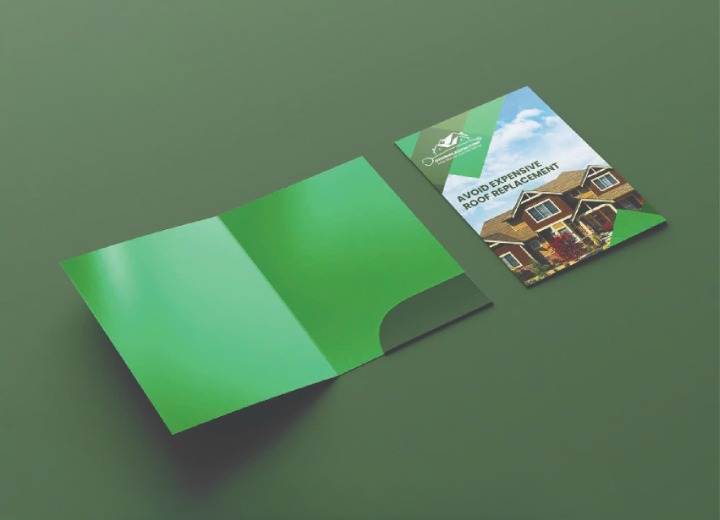 Mẫu in folder màu xanh lá đầy tự nhiên cho ngành bất động sản