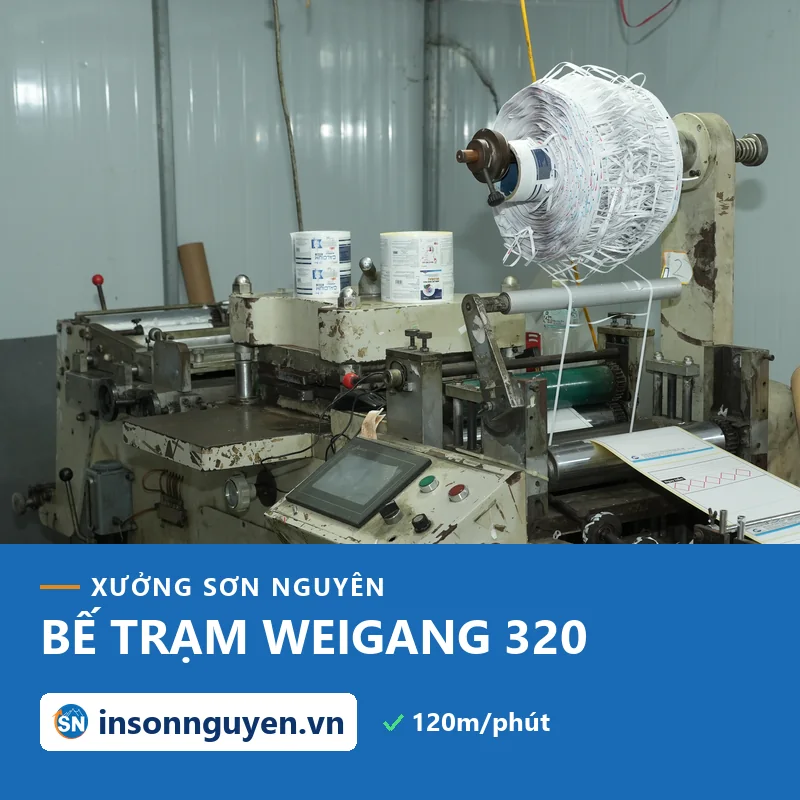 máy bế trạm Weigang 320 chạy cuộn decal tại xưởng Sơn Nguyên